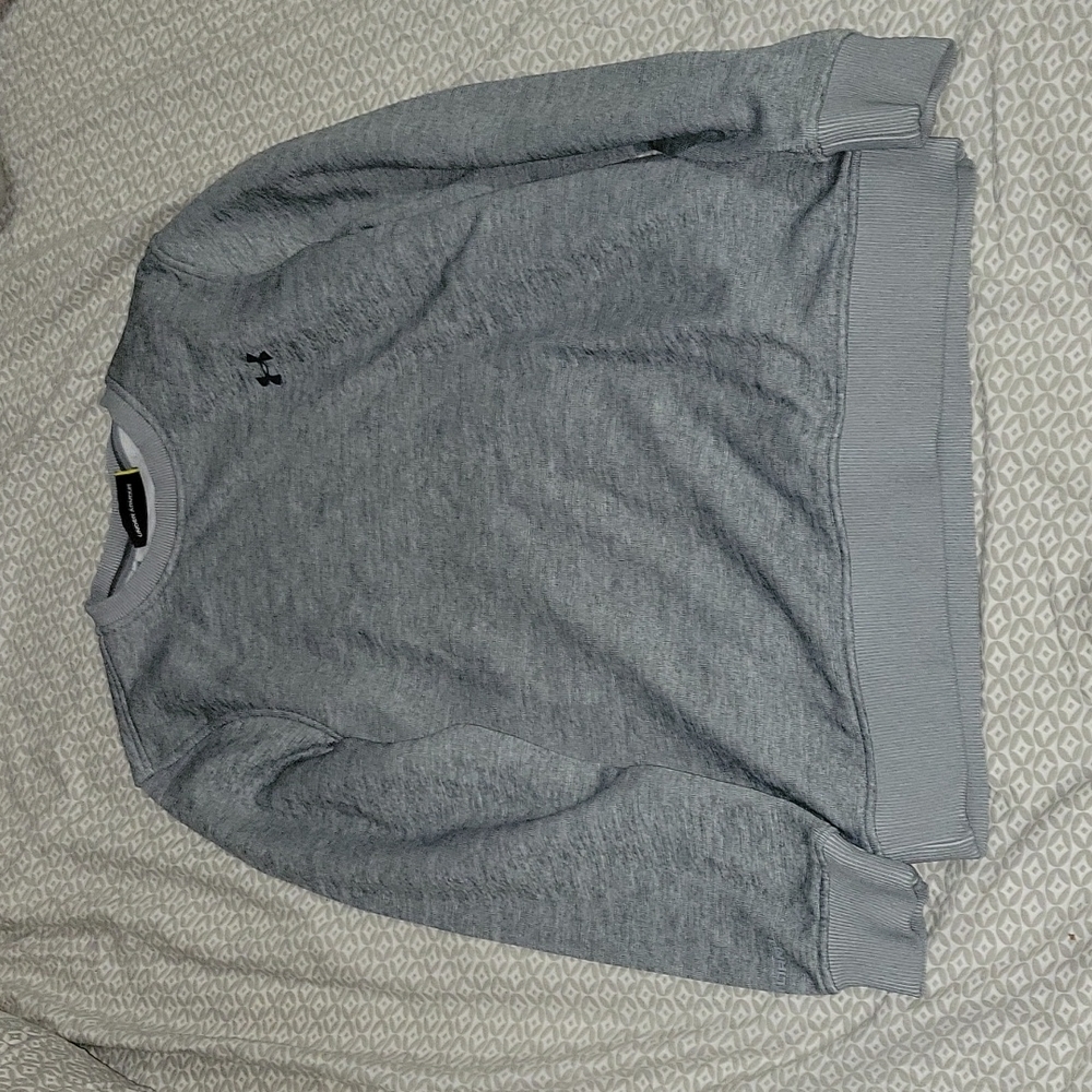 Under armour sweatshirt